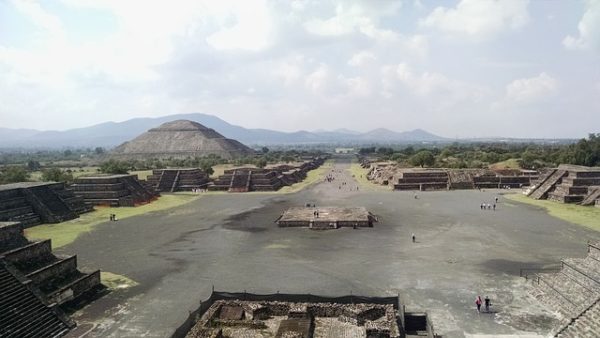 Go and Visit Teotihuacan at Night for an Awesome Cultural and Life ...