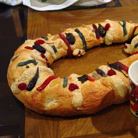 Rosca de Reyes. By omqjessx - Own work, CC BY-SA 3.0, https://commons.wikimedia.org/w/index.php?curid=5777600